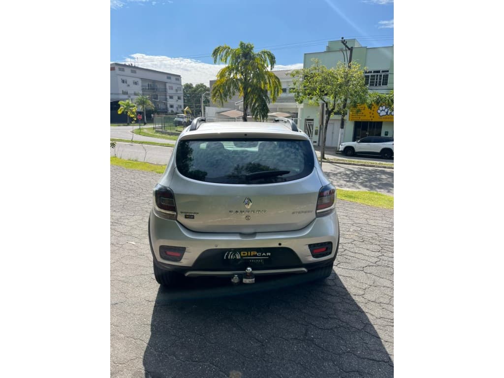 RENAULT SANDERO 1.6 STEPWAY 8V FLEX 4P AUTOMATIZADO 2015 foto 2