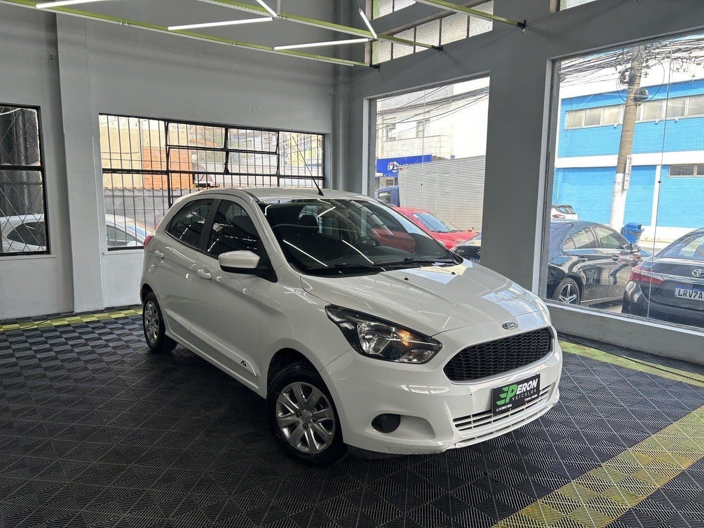 FORD KA 1.0 SE PLUS 12V FLEX 4P MANUAL 2017 foto 3