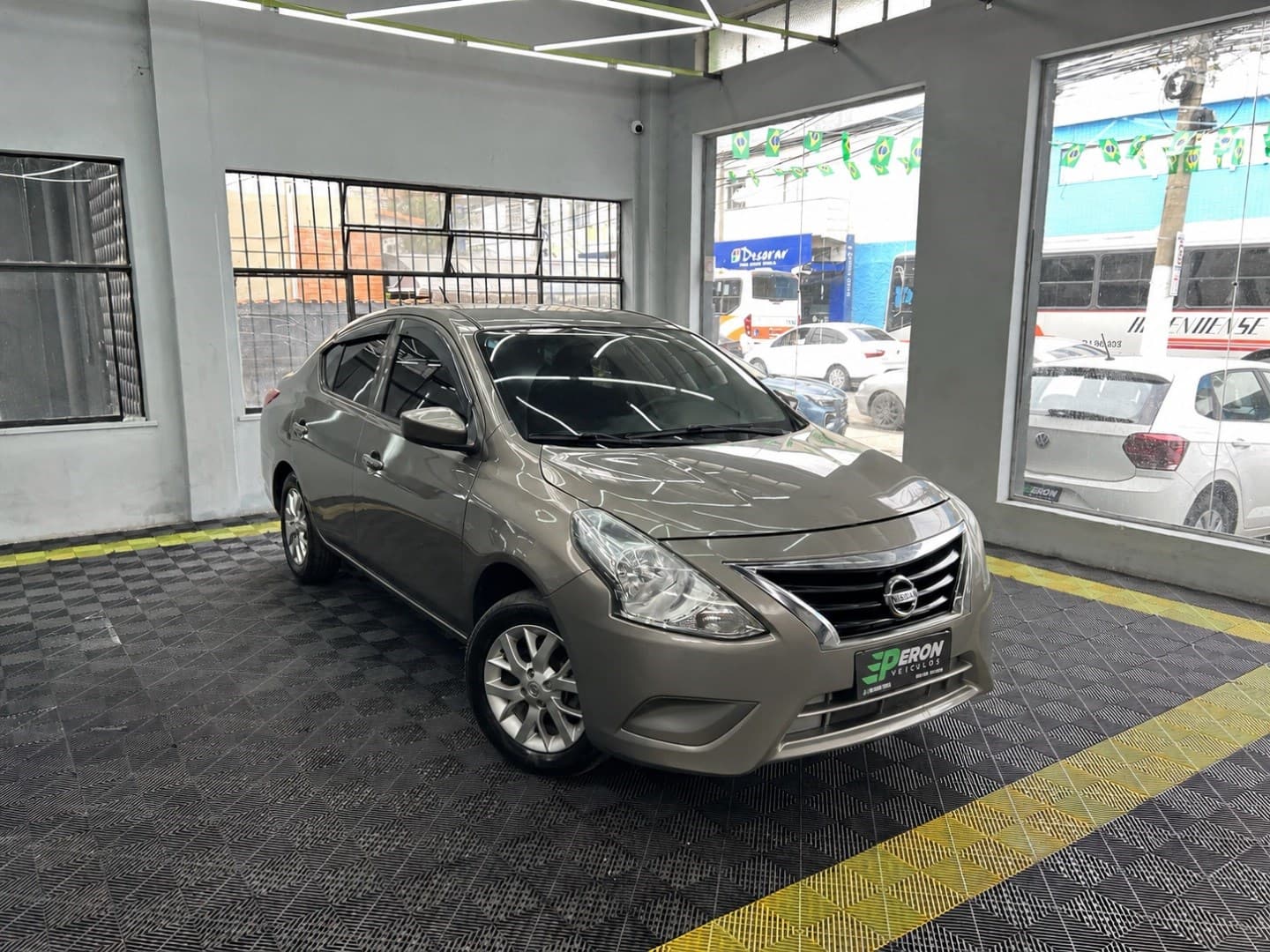 NISSAN VERSA 1.0 12V FLEX S 4P MANUAL 2016 foto 3