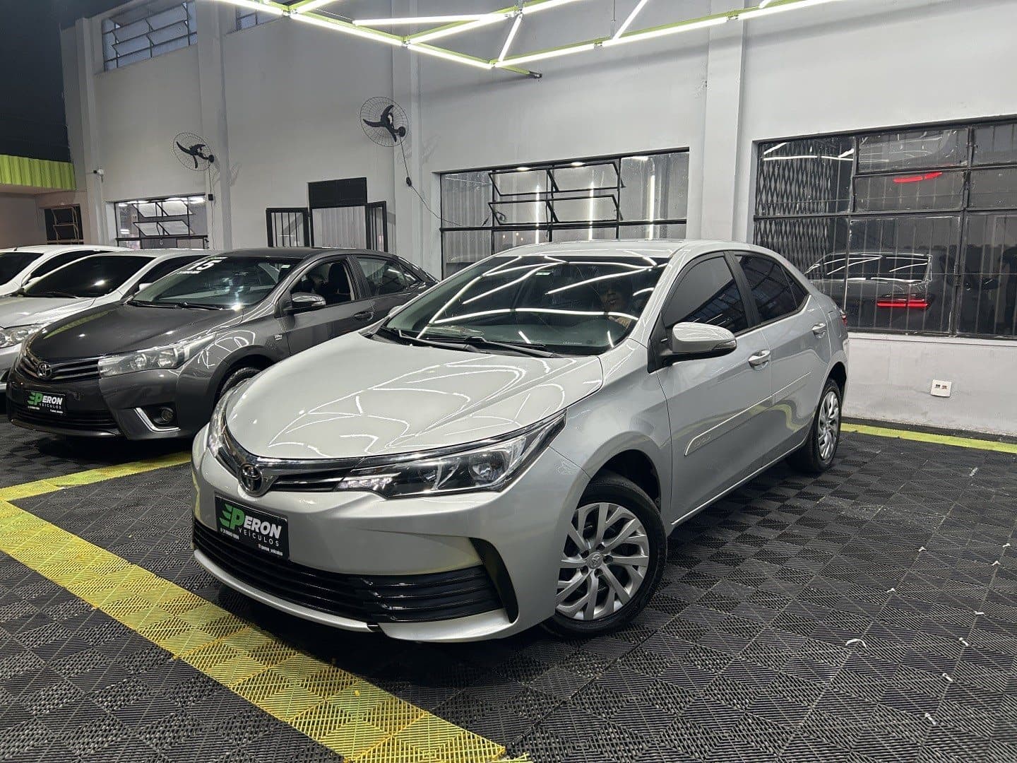 TOYOTA COROLLA 1.8 GLI 16V FLEX 4P AUTOMÁTICO 2019 foto 2
