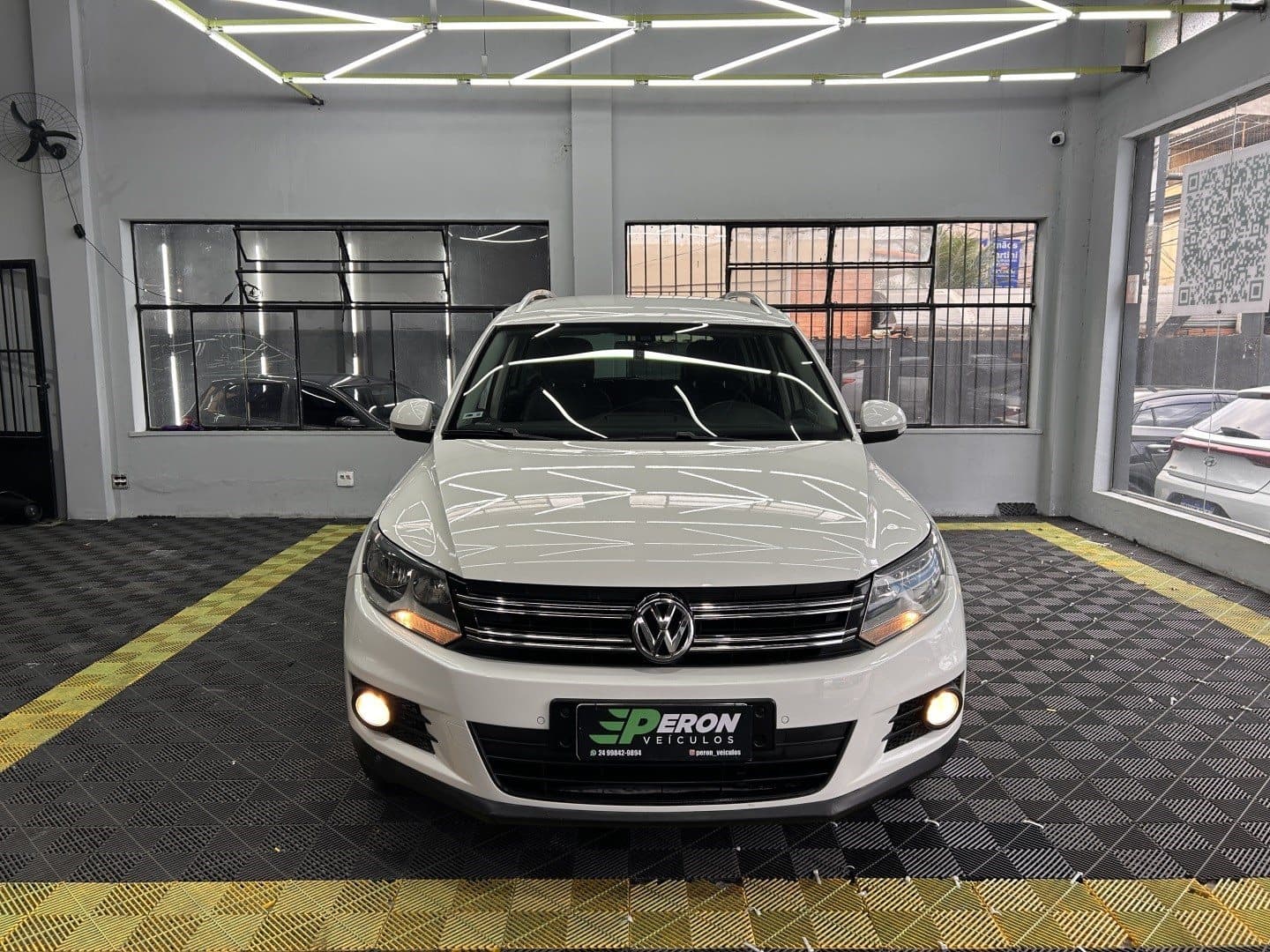 VOLKSWAGEN TIGUAN 2.0 TSI 16V TURBO GASOLINA 4P TIPTRONIC 2014 foto 2