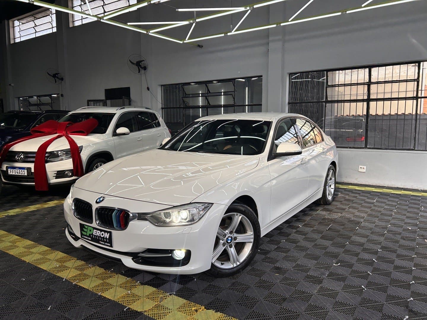 BMW 320i 2.0 16V TURBO ACTIVE FLEX 4P AUTOMÁTICO 2015 foto 1