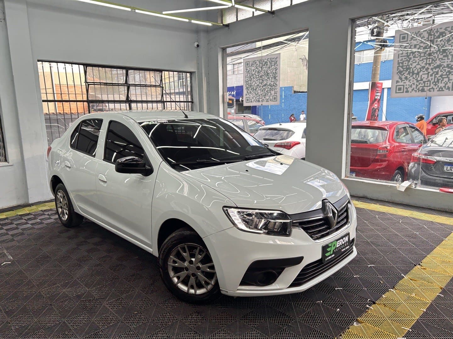 RENAULT LOGAN 1.0 12V SCE FLEX ZEN MANUAL 2024 foto 3