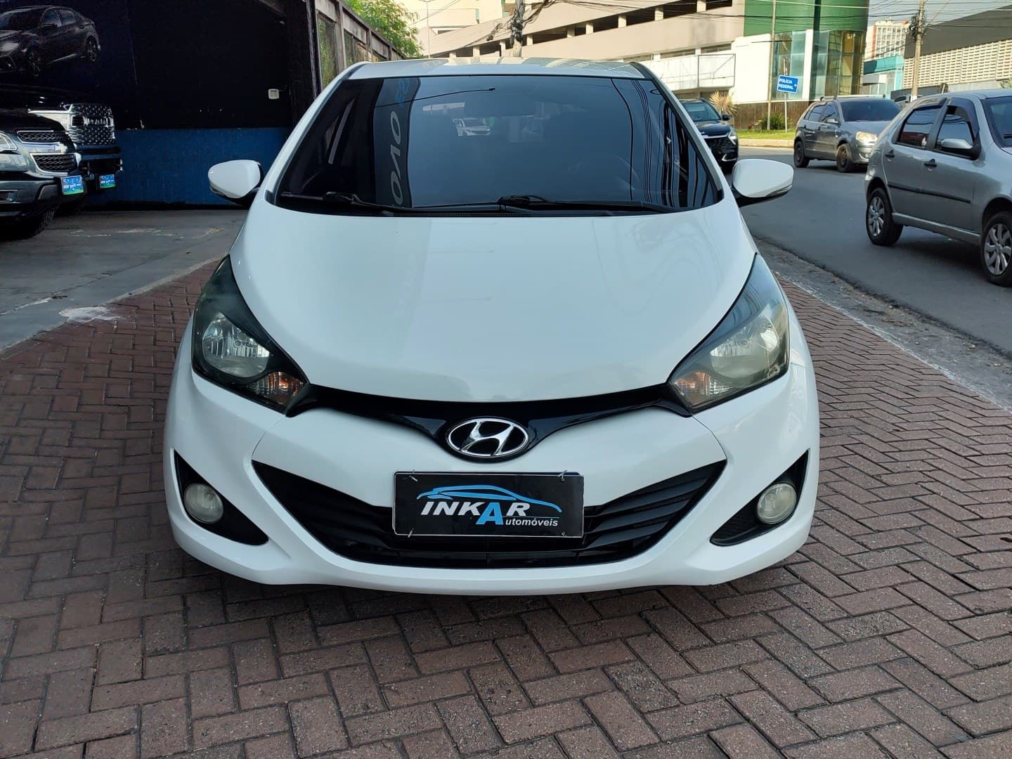 HYUNDAI HB20 1.6 PREMIUM 16V FLEX 4P AUTOMÁTICO 2013 foto 2