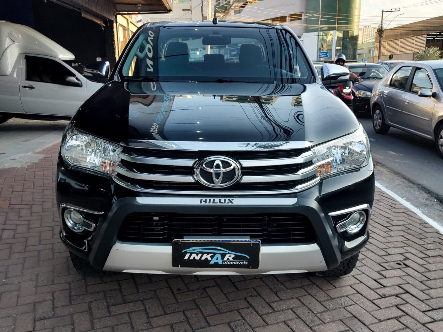 TOYOTA HILUX 2.8 SRV 4X4 CD 16V DIESEL 4P AUTOMÁTICO 2017 foto 2