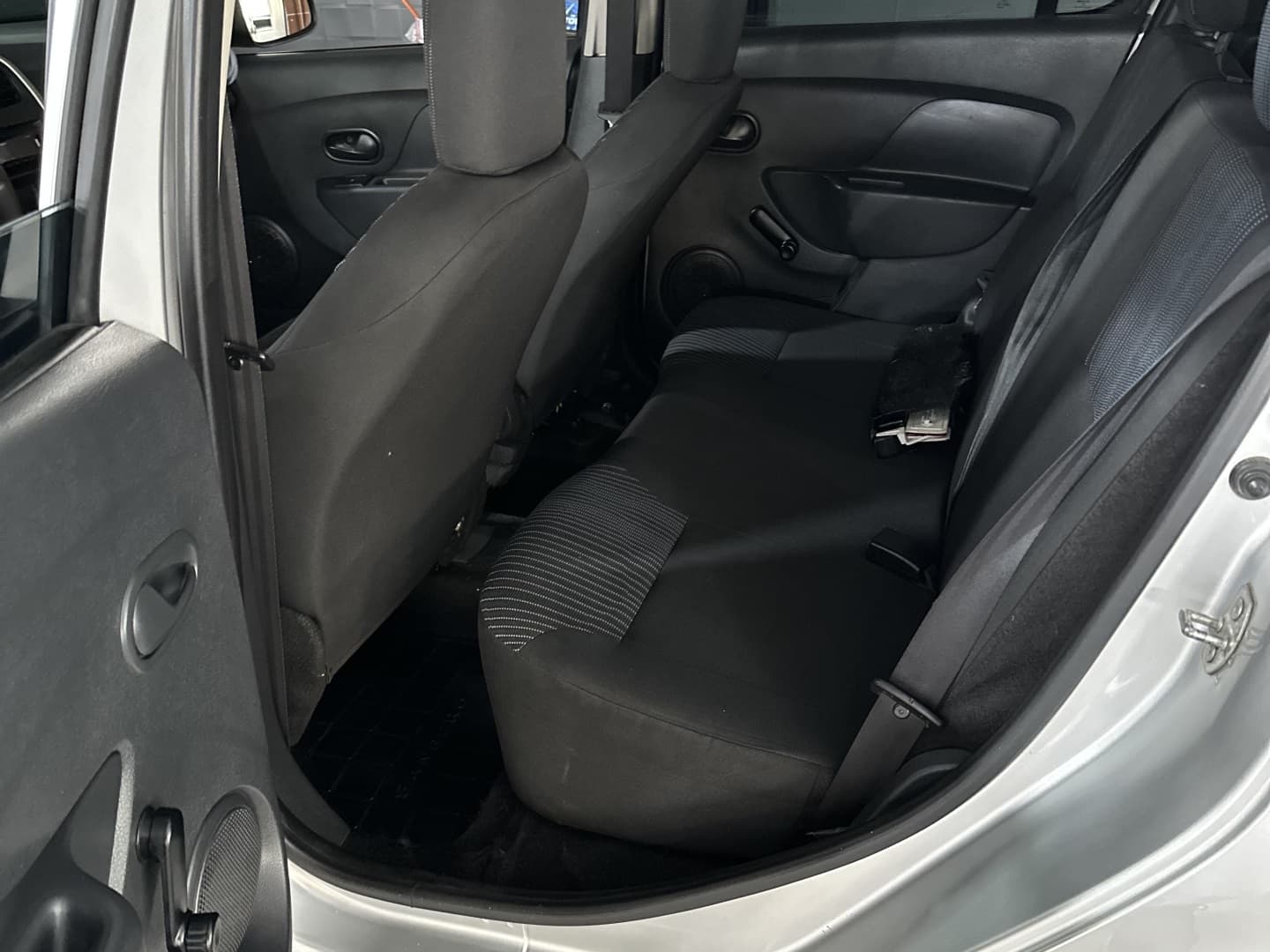 RENAULT SANDERO 1.0 AUTHENTIQUE 16V FLEX 4P MANUAL 2016 foto 3