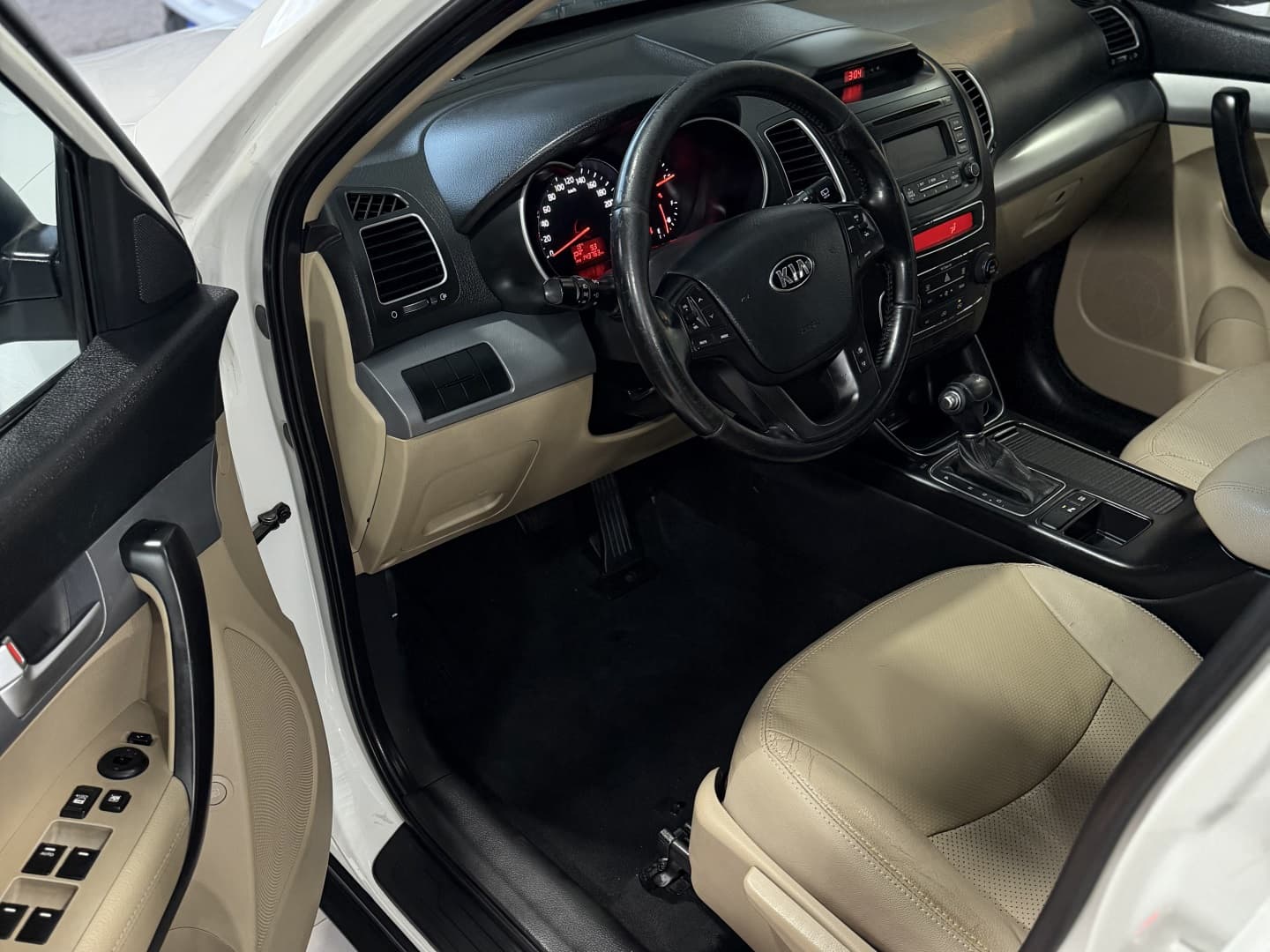 KIA SORENTO 2.4 S.263 4X2 16V GASOLINA 4P AUTOMÁTICO 2015 foto 2