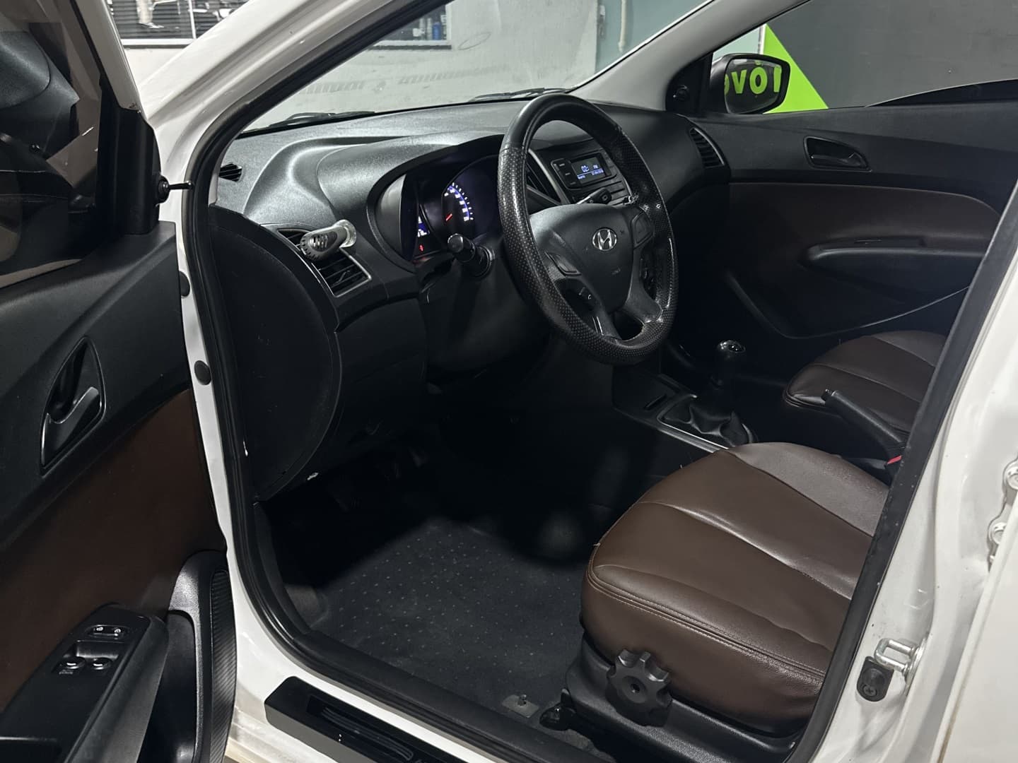 HYUNDAI HB20 1.0 COMFORT PLUS 12V FLEX 4P MANUAL 2017 foto 2