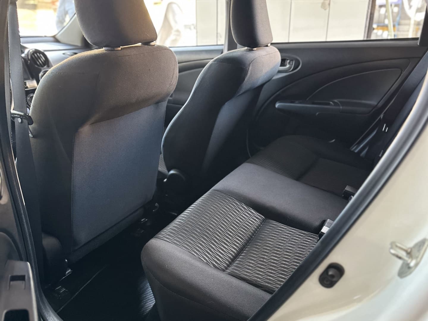 TOYOTA ETIOS 1.3 X 16V FLEX 4P AUTOMÁTICO 2020 foto 3