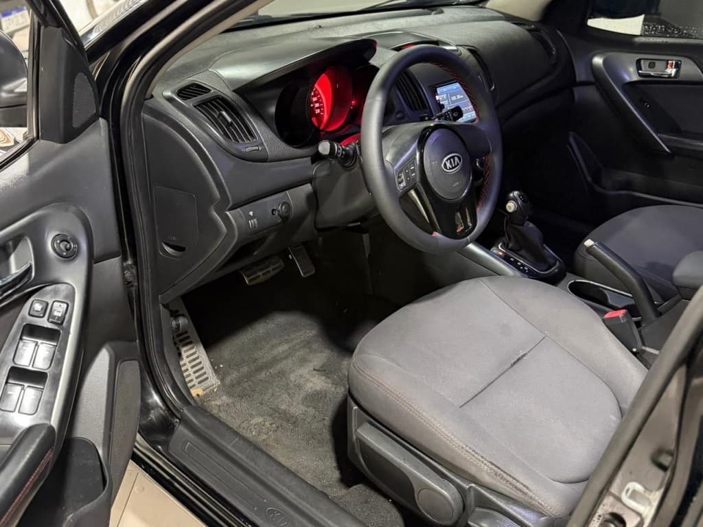 KIA CERATO 1.6 SX3 16V GASOLINA 4P AUTOMÁTICO 2013 foto 2