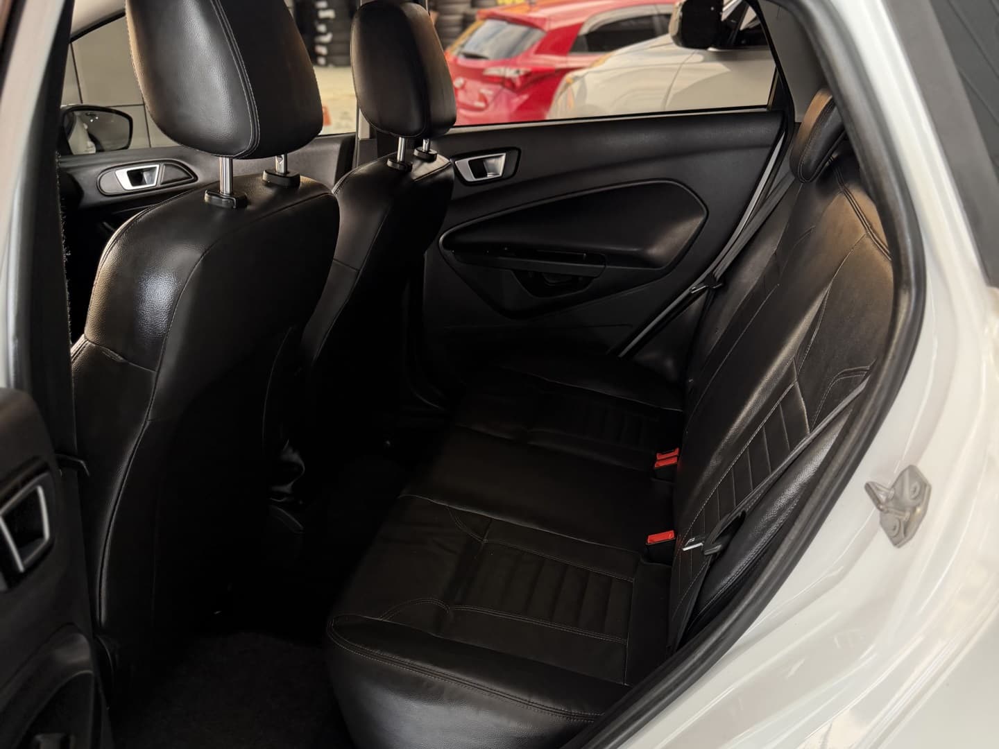 FORD FIESTA 1.6 TITANIUM HATCH 16V FLEX 4P POWERSHIFT 2014 foto 3