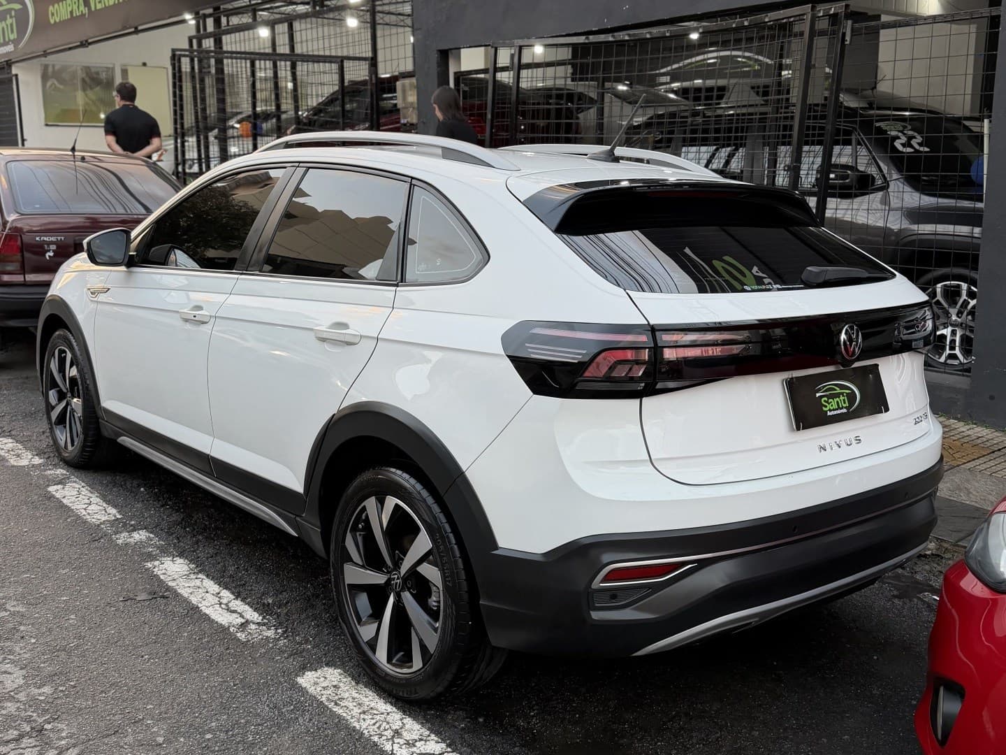 VOLKSWAGEN NIVUS 1.0 200 TSI TOTAL FLEX HIGHLINE AUTOMÁTICO 2024 foto 2