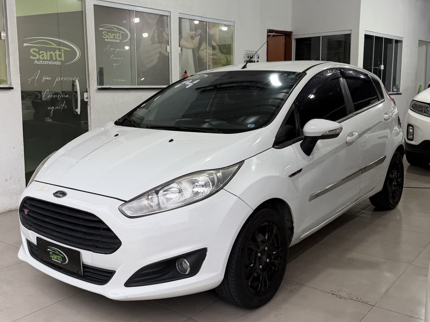 FORD FIESTA 1.5 SE HATCH 16V FLEX 4P MANUAL 2014 foto 1