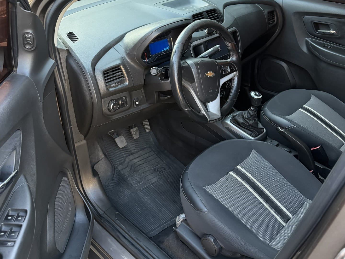 CHEVROLET SPIN 1.8 ACTIV 8V FLEX 4P MANUAL 2016 foto 2