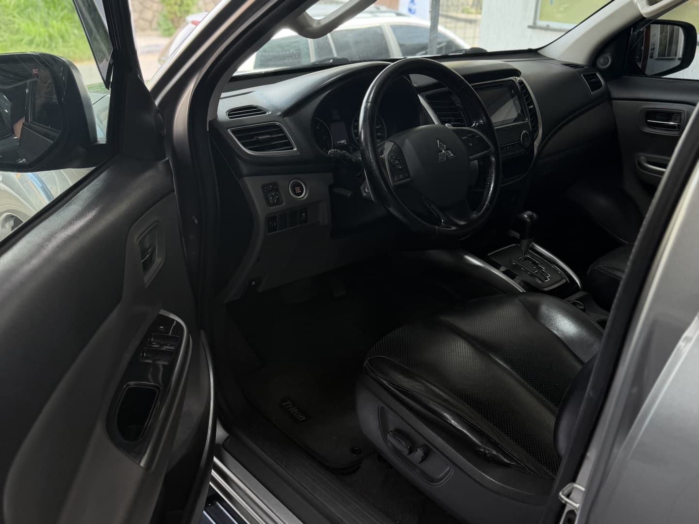 MITSUBISHI L200 TRITON 2.4 16V TURBO DIESEL SPORT HPE CD 4P 4X4 AUTOMÁTICO 2017 foto 2