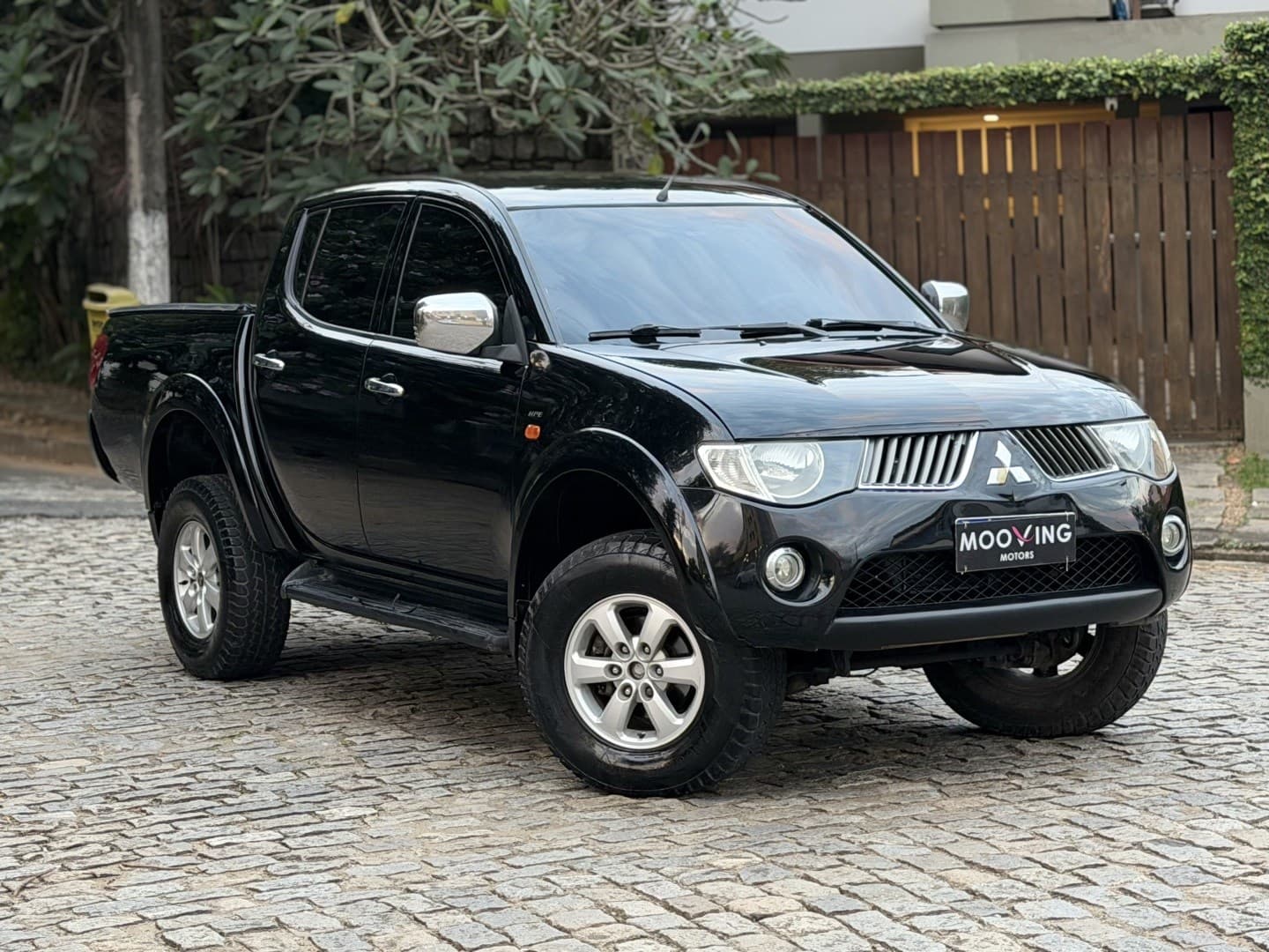 MITSUBISHI L200 TRITON 3.2 HPE 4X4 CD 16V TURBO INTERCOOLER DIESEL 4P AUTOMÁTICO 2010