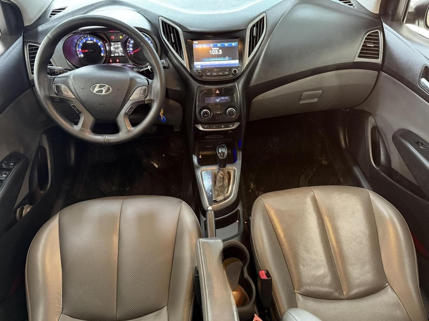 HYUNDAI HB20S 1.6 AUTOMÁTICO PREMIUM 2016 foto 2