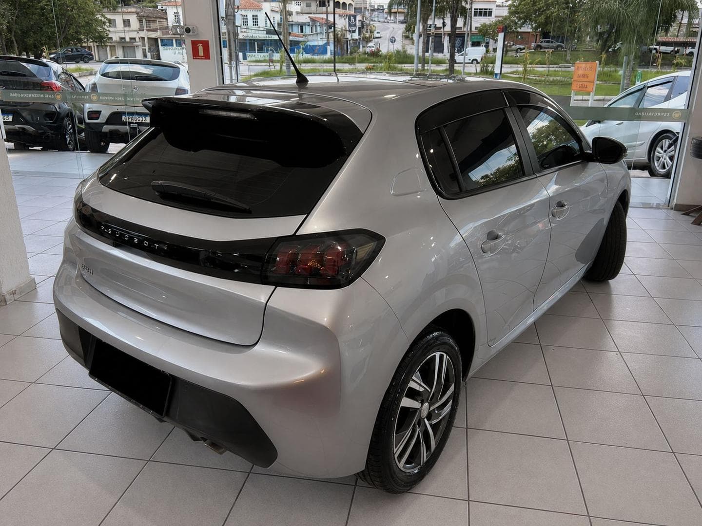 PEUGEOT 208 1.6 GRIFFE FLEX AUTOMATICO 2023 foto 3