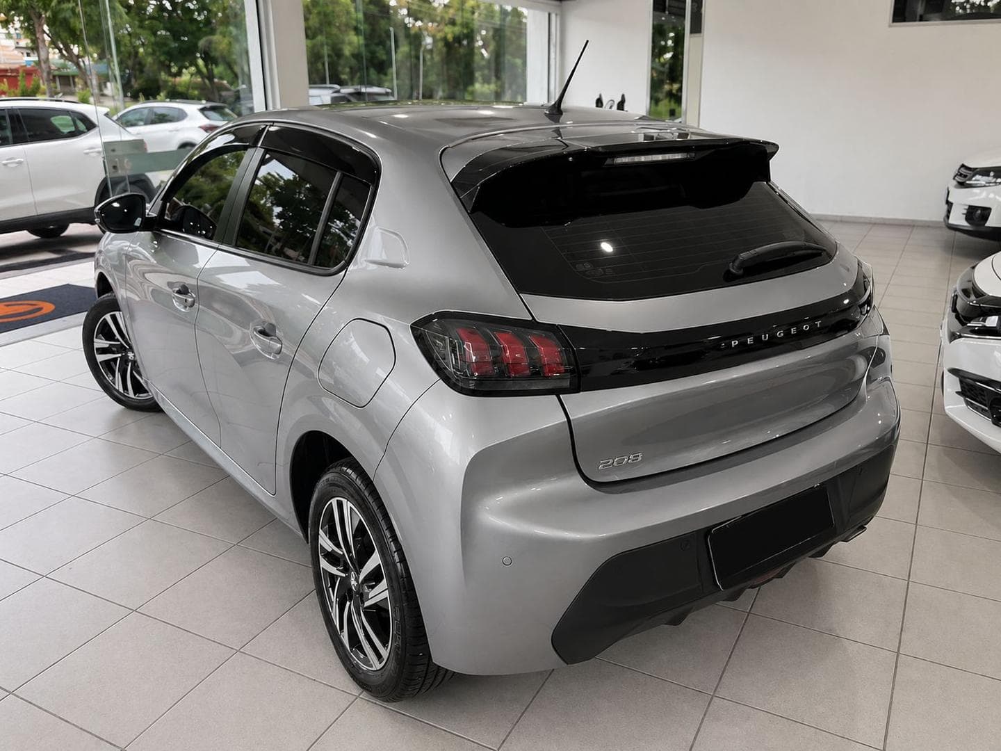 PEUGEOT 208 1.6 GRIFFE FLEX AUTOMATICO 2023 foto 2