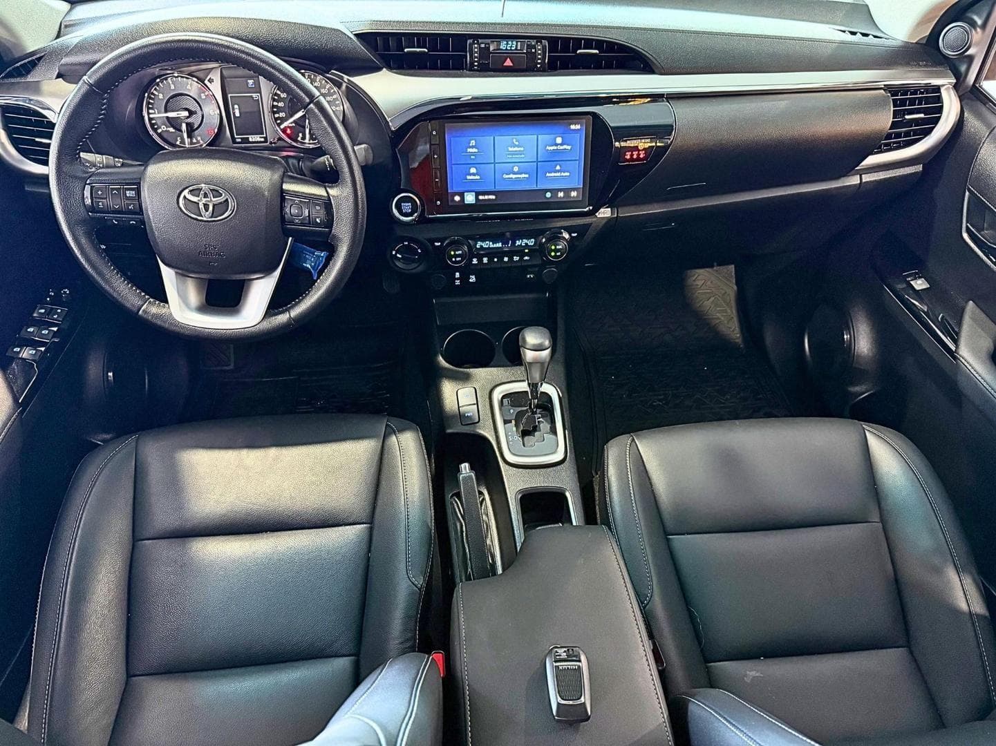 TOYOTA HILUX 2.8 SRV 4X4 CD 16V DIESEL AUTOMATICO 2025 foto 2