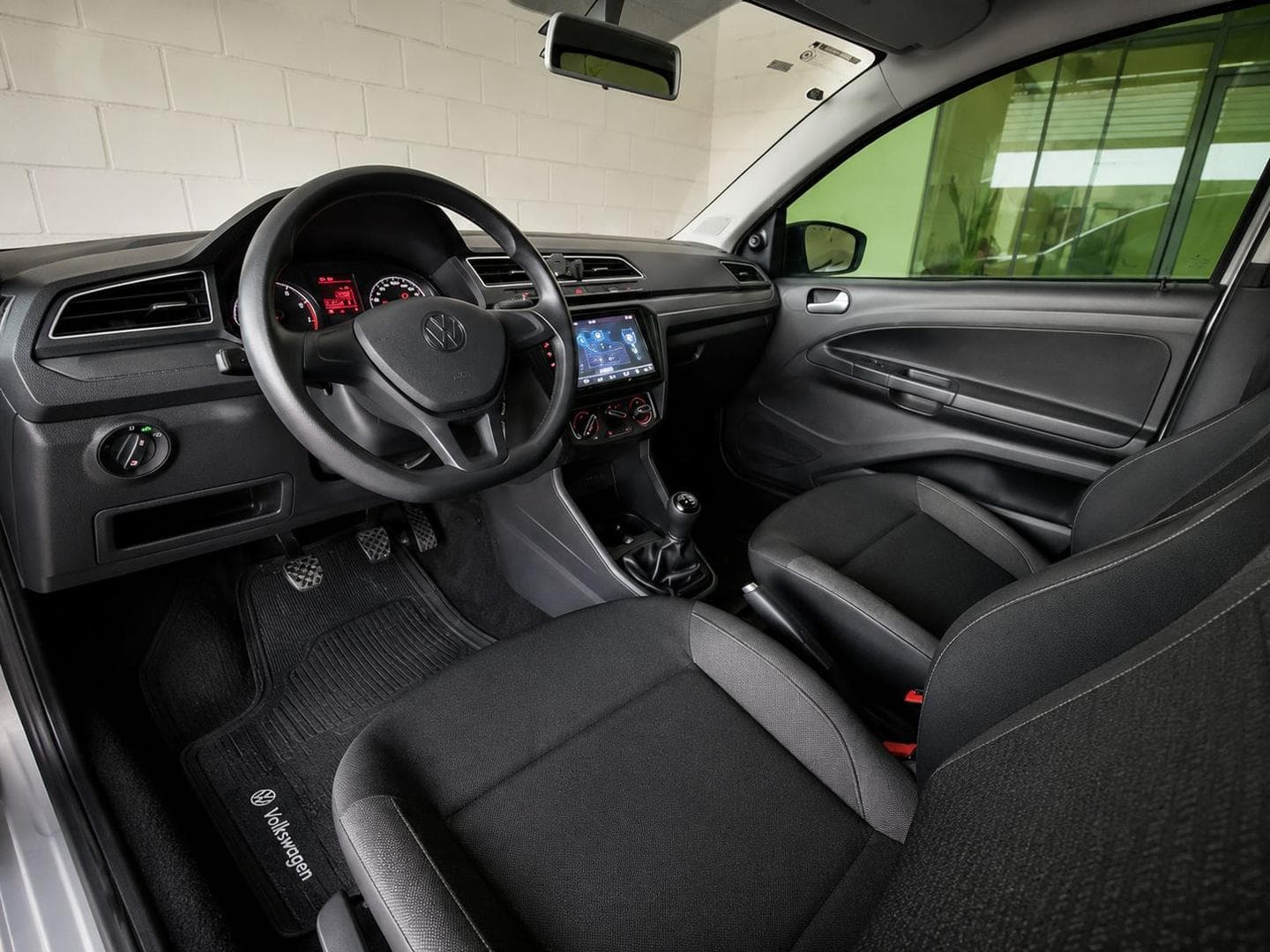 VOLKSWAGEN SAVEIRO 1.6 CS ROBUST FLEX MANUAL 2025 foto 2