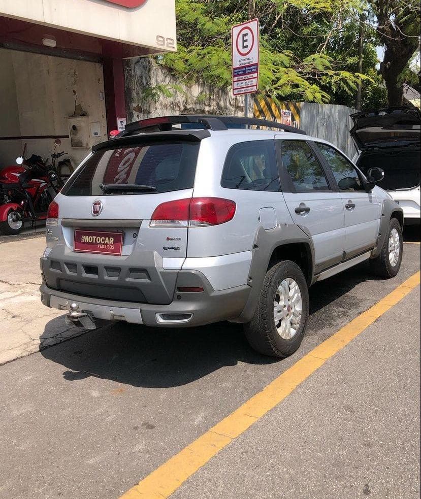 FIAT PALIO WEEKEND 1.8 ADVENTURE DUALOGIC LOCKER 8V 4P 2010 foto 3
