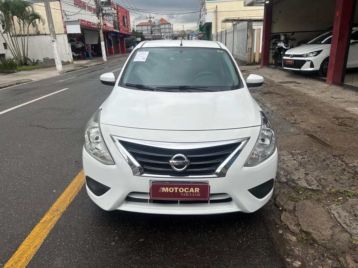 NISSAN VERSA 1.6 16V SV AUT 2017 foto 2